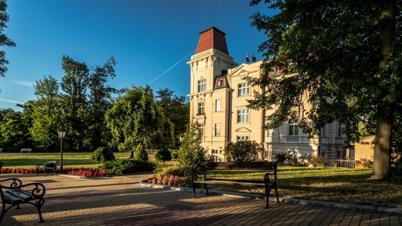 Bristol Vila Tereza Karlsbad Buitenkant foto
